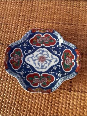 Vintage Imari Blue Floral Pin Dish by Ryuho Kiln, Footed Porcelain Accent Dish